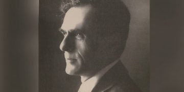 ​MITHAT FRASHËRI, KUNDËRSHTARI I KOMUNIZMIT