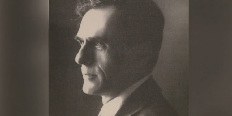 MITHAT FRASHËRI, KUNDËRSHTARI I KOMUNIZMIT