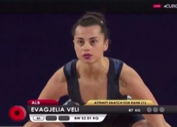 Ngrihet Flamuri Shqiptar Në Rusi, Veli Rezultat Historik Në Peshëngritje