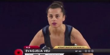 Ngrihet Flamuri Shqiptar Në Rusi, Veli Rezultat Historik Në Peshëngritje