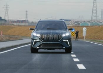 Turqit prodhojnë kerrin e parë elektrik