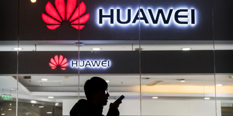 SHBA ndalon shitjet e pajisjeve Huawei dhe ZTE për shkak të frikës së spiunazhit kinez