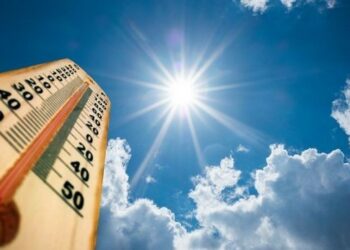 Moti sot, me diell dhe vranësira