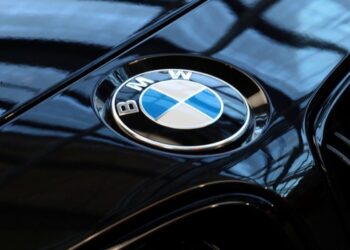 BMW planifikon shitjen direkte të makinave të saj