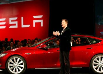 Elon Musk shet aksione të Teslas me vlerë prej 4 miliardë dollarësh