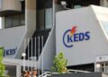 KEDS reagon pas gjobitjes: Bordi i ZRRE-së e la në “mëshirë të fatit” sektorin e energjisë elektrike