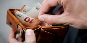 Inflacioni ngadalëson rritjen botërore të pagave