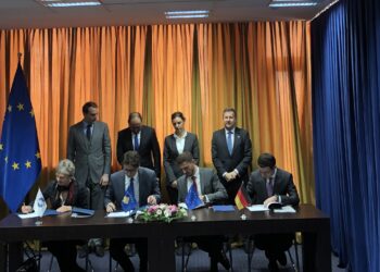 BE-ja i jep 80 milionë euro hua Kosovës për projektin ‘Solar për Kosovën – Ngrohje Qendrore’