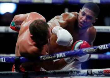 “DUBOA DËSHIRON REVANSH – KA NJË KERKESË: Joshua  apo Usyk? Kush paguan më shumë!