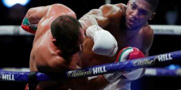 “DUBOA DËSHIRON REVANSH – KA NJË KERKESË: Joshua  apo Usyk? Kush paguan më shumë!