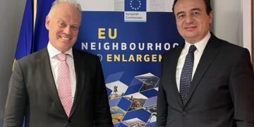 Kryeministri Kurti u takua me Drejtorin e Përgjithshëm për Zgjerim të Bashkimit Evropian, Gert Jan Koopman