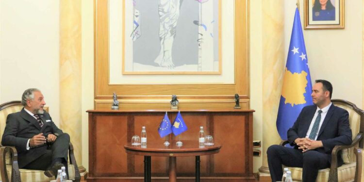 Kryetari Konjufca priti Shefin e Misionit EULEX, Giovanni Pietro Barbano