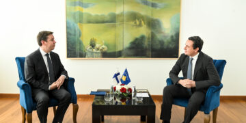 Kryeministri Kurti priti ambasadorin e Finlandës, Nissinen