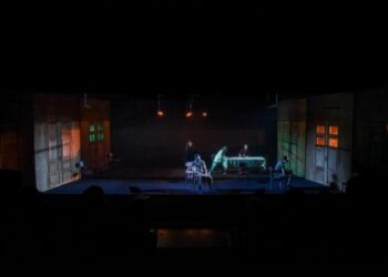 Teatri Kombëtar i Kosovës  nisi sezonën e re me premierën e shfaqjes “Martesa”.