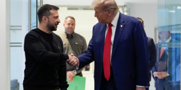Trump, përkrah Zelenskyn, premton një marrëveshje të mirë për “të dyja palët” e luftës Ukrainë-Rusi