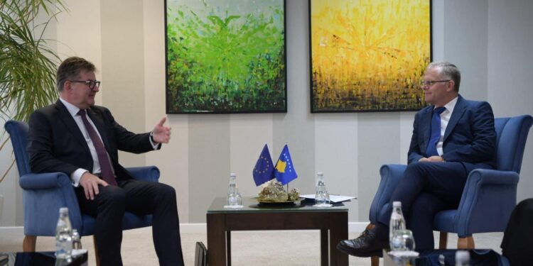 Lajçak njofton rerh takimit të Bledit dhe organizimit të Kryenegociatorëve në Bruksell mes Kosovës dhe Serbisë