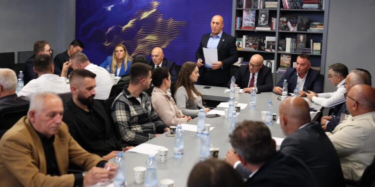 “Aleanca bashkë me partnerët në koalicion: Nismën Socialdemokrate, Listën Konservatore dhe Forumin Intelektual E-30, po punojnë që më 9 shkurt të ndodh ndryshimi që i duhet vendit për të ecur përpara”.