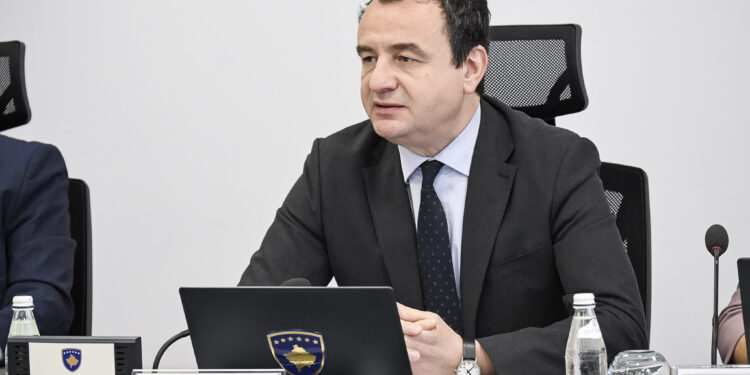 Kryeministrit Kurti në mbledhjen e 220-të të Qeverisë së Republikës së Kosovës