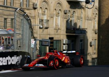 AKSIDENT NË BAKU: Përplasje e fortë mes Sainc dhe Pereza dy xhiro para fundit