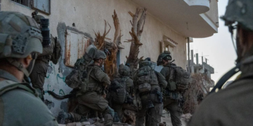 Izraeli po përgatitet për invazion në Liban, thotë shefi i ushtrisë