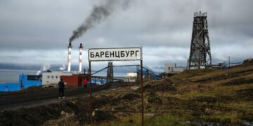 Një garë gjeopolitike po nxehet në një ishull norvegjez në Detin Arktik