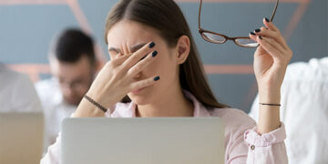 Shikoni: Fjalët e pakuptimta mund të ndihmojnë në trajtimin e syve të thatë