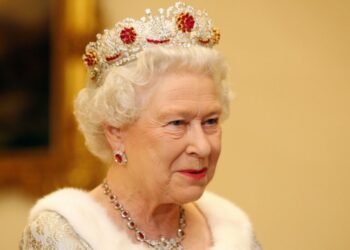 Një libër në të cilin autori tregon se si ishte në të vërtetë mbretëresha