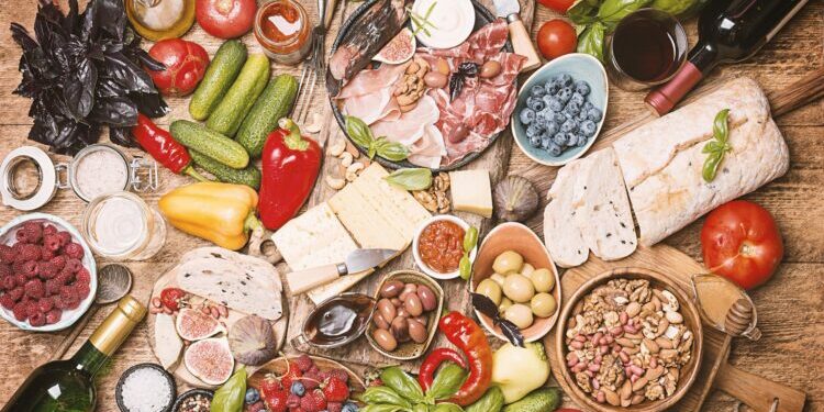 Numri i shpërthimeve të sëmundjeve ushqimore është në rritje. Si t’i shmangni ato?