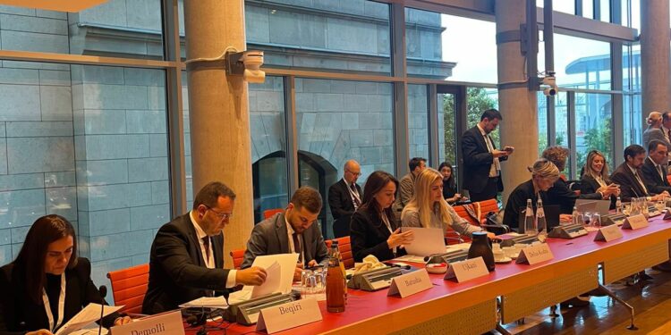 Një delegacion i Kuvendit po qëndron në Gjermani, në kuadër të Dimensionit Parlamentar të Procesit të Berlinit