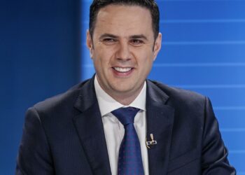 Paniku i pushtetit pas shpërthimeve të skandaleve të njëpasnjëshme, po i shtynë ata drejt një gjuhe të zakonshme ofenduese – përplot urrejtje e mllef.