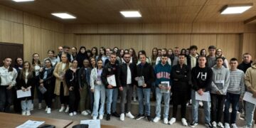 Profesori Petrit Nimani vitin akademik sot e nisi me dhurimin e librave