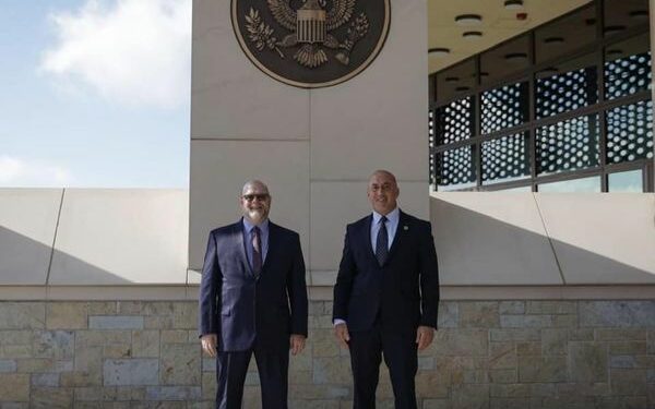 Kreu i Aleancës për Ardhmërinë e Kosovës z. Ramush Haradinaj ishte  në takim në Ambasadën Amerikane.