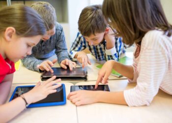 Vendi europian  që do të rrisë moshën e fëmijëve për të përdorur rrjetet sociale