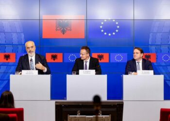 Shqipëria hap negociatat për integrimin në BE