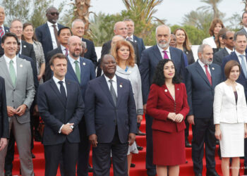 Me ftesë të Presidentit Macron, Presidentja Osmani përfaqëson Republikën e Kosovës në Samitin e krerëve shtetëror të Frankofonisë