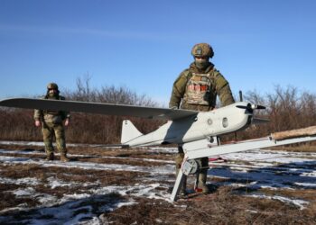 Lufta me dron në qiejt mbi Ukrainë është kthyer në një garë armësh