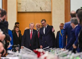 Erdogan dhe Vuçiq deklarojnë në Beograd: “Kjo është epoka e artë e marrëdhënieve mes Serbisë dhe Turqisë.”