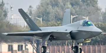 “Zbulimi i Avionit Luftarak J-35A nga Kina: Një Hapi Strategjik për të Konkuruar me Fuqinë Ajrore të SHBA-së”