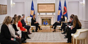 Presidentja Osmani thekson rëndësinë e anëtarësimit të plotë të Kosovës në Frankofoni në takimin me delegacionin e Asamblesë Rajonale të Evropës