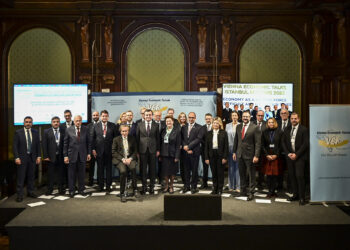 Kryeministri Kurti mori pjesë në edicionin e 21-të të Forumit Ekonomik të Vjenës, ku ishte folës kryesor