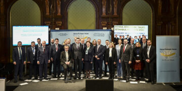 Kryeministri Kurti mori pjesë në edicionin e 21-të të Forumit Ekonomik të Vjenës, ku ishte folës kryesor