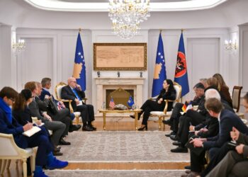 Presidentja Osmani takon ambasadorët e QUINT-it dhe BE-së pas sulmit terrorist në Kosovë