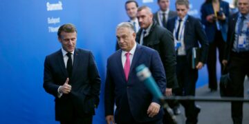 Presidenti francez Macron në Budapest: Evropa duhet të shkruajë historinë e saj