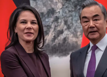 Ministrja e Jashtme Gjermane Baerbock Paralajmëron Kinën për Mbështetjen ndaj Rusisë