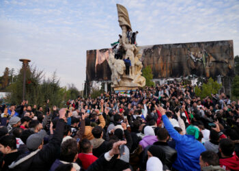 Rebelët sirianë pushtojnë Damaskun, fati i Assadit mbetet i paqartë
