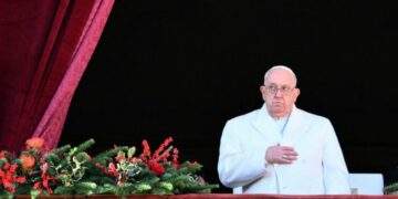 Papa Françesku bën thirrje për fundin e luftës në Evropë dhe Gaza gjatë fjalimit të Krishtlindjeve