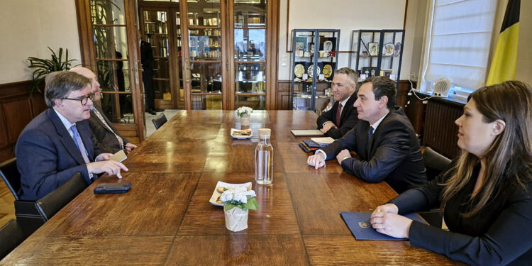 Kryeministri Kurti Takon Ndihmës Sekretarin Amerikan në Bruksel: Diskutohen Sulmet Terroriste dhe Siguria Kombëtare