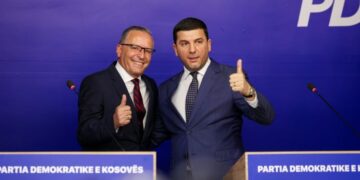 PDK prezanton listën e kandidatëve për deputetë: Bedri Hamza bartës i listës