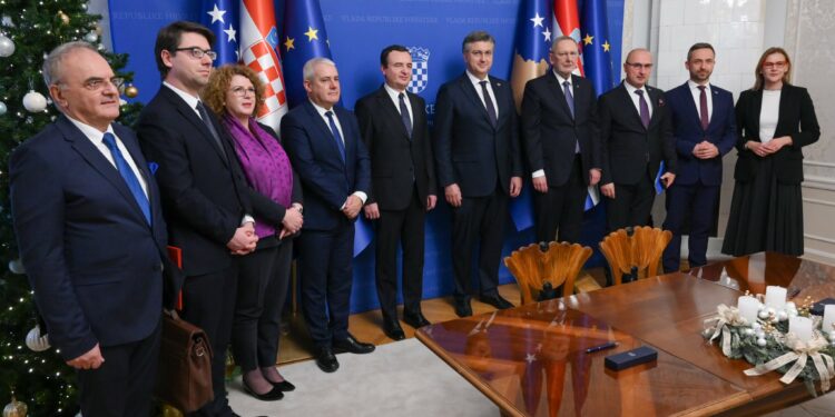 Kryeministri Kurti Vizitë Zyrtare në Kroaci: Marrëveshje të Reja dhe Bashkëpunim Strategjik