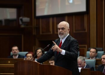 Kryeministri Rama në Prishtinë për mbledhjen e përbashkët të dy Kuvendeve